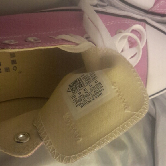 Women's converse size 12 nwot - Picture 4 of 4